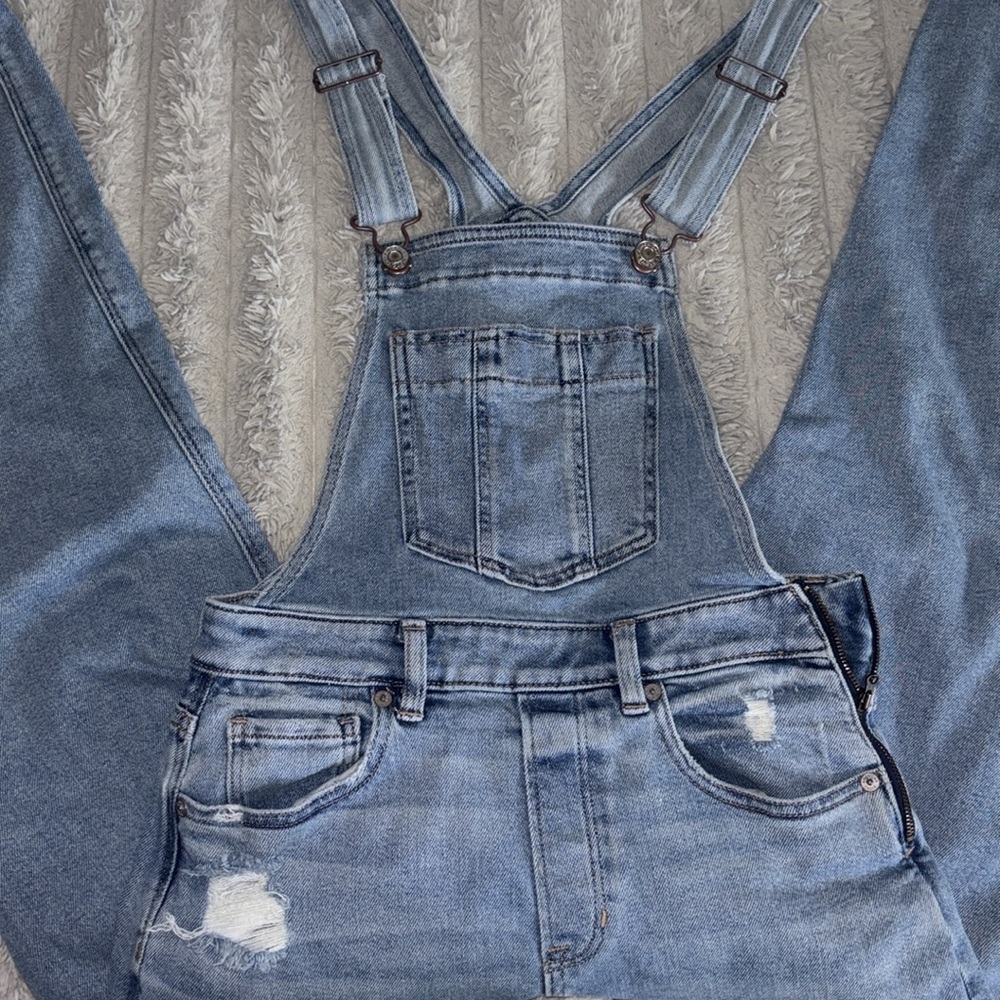 American Eagle 🦅 Light Blue Denim Overalls  Size 2🙂